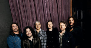 Dave Grohl dei Foo Fighters annuncia il Take Cover World Tour 2026