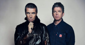 Liam e Noel Gallagher degli Oasis durante il tour di reunion