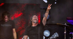 Dave Grohl sul palco degli I-Days Milano 2026 all'Ippodromo SNAI La Maura