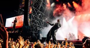 Tyler Joseph dei Twenty One Pilots canta in mezzo al pubblico a La Prima Estate
